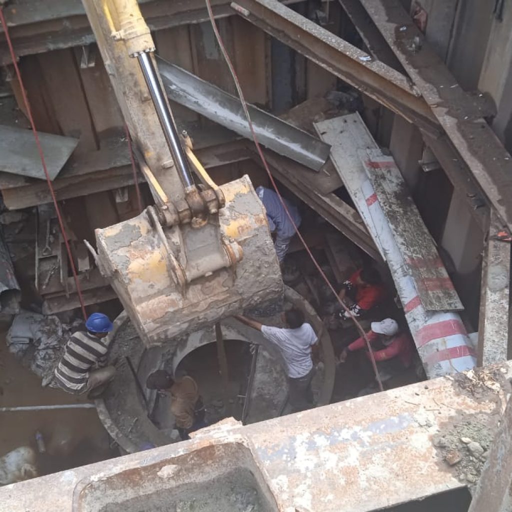 Pekerjaan Galian Box PT. Waskita Karya Meresahkan Warga